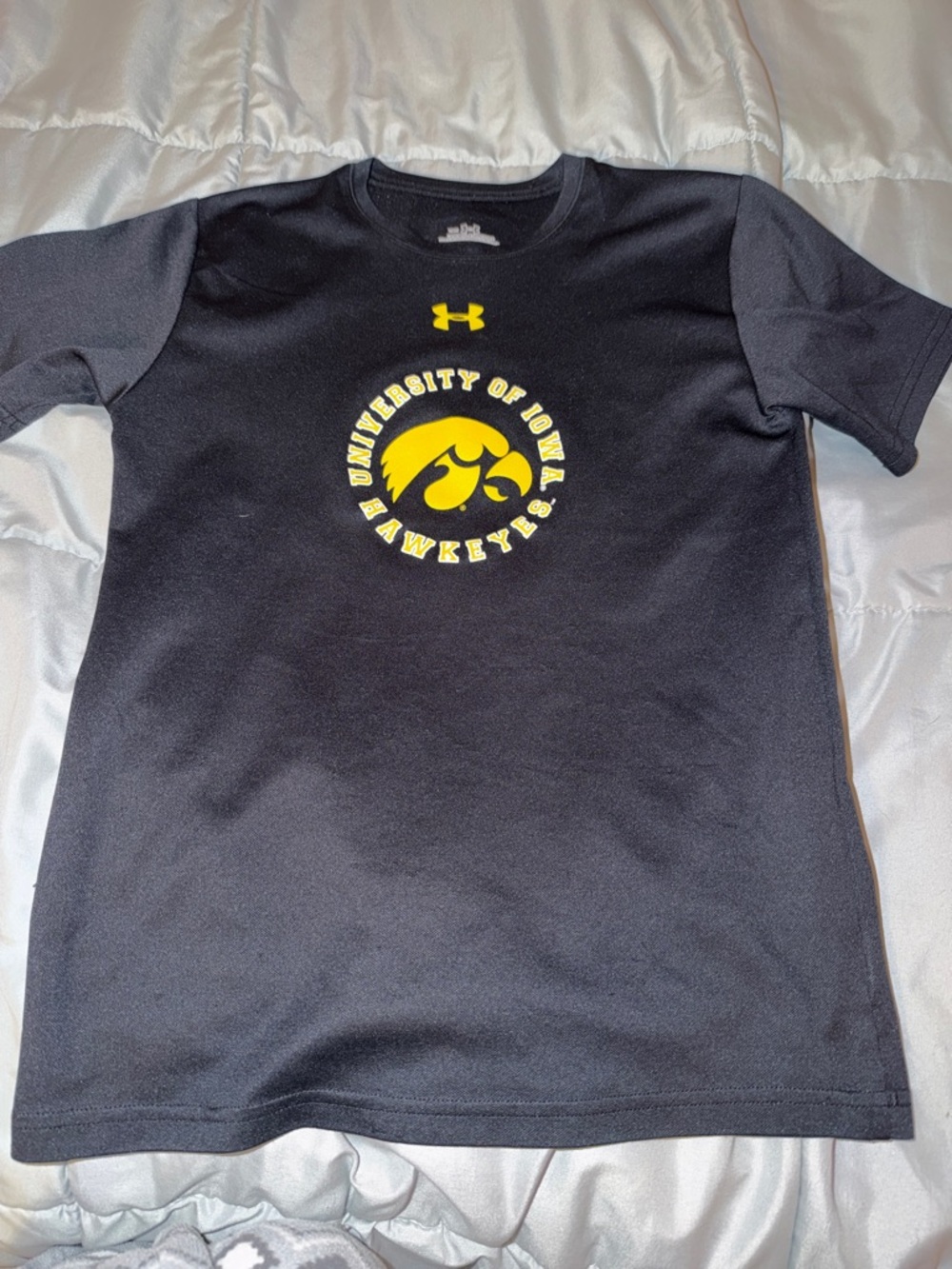 Under Armour Black & Yellow University of Iowa Hawkeyes Tee